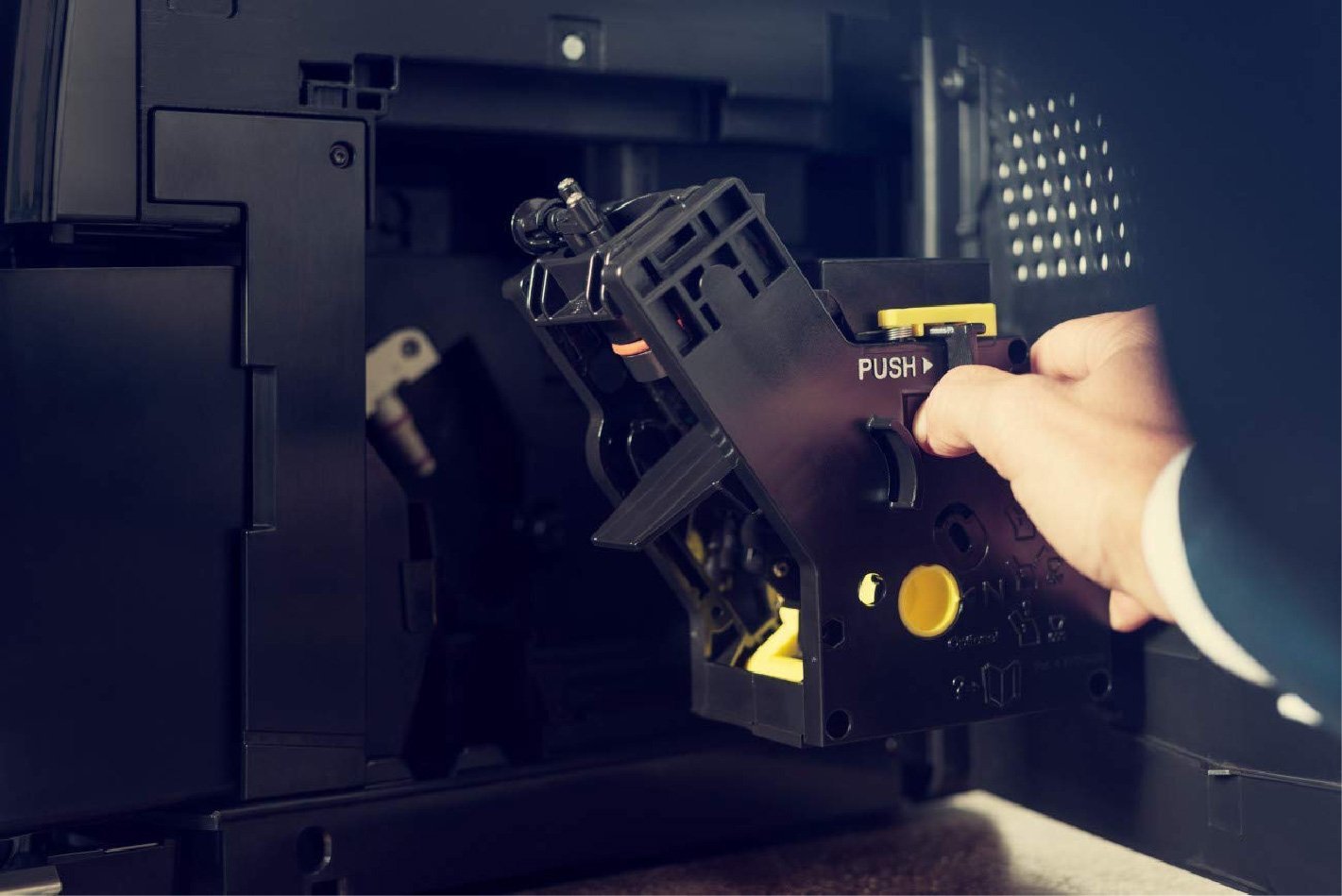 Saeco Xelsis SM7685/04 Super Automatic Espresso Machine (Stainless Steel / Silver)