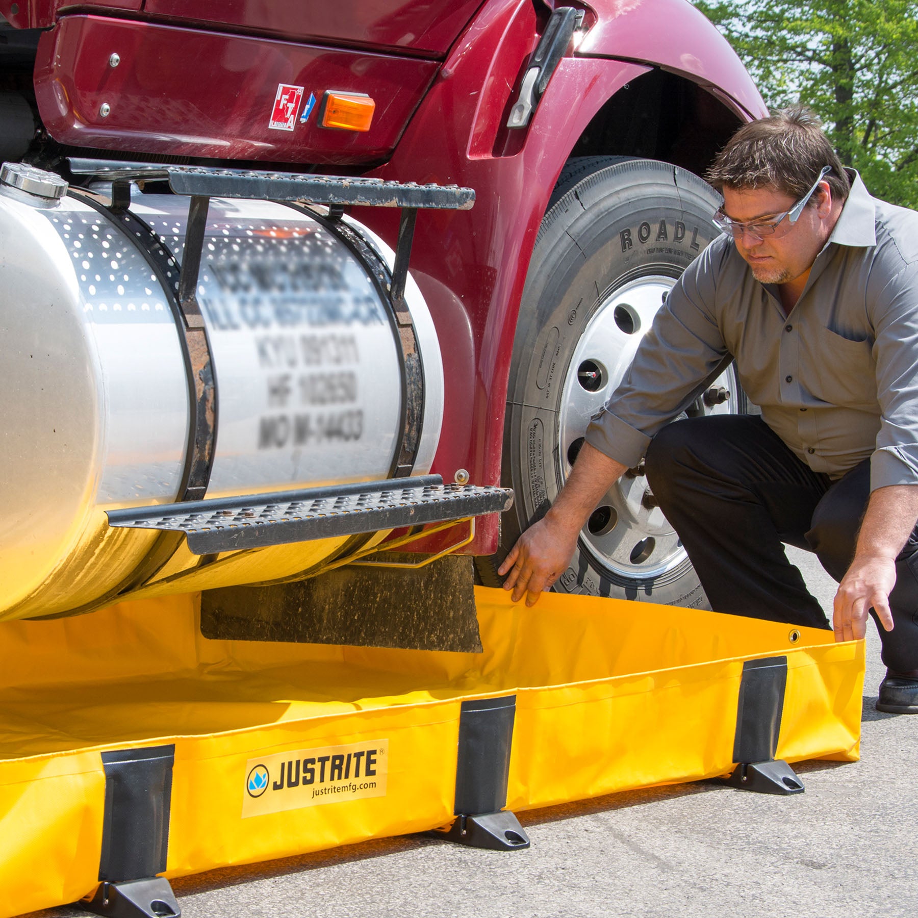 Justrite Rigid-Lock Quicberm® Lite